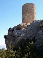 VISTA DE LA TORRE RESTAURADA DESDE EL ACCESO OESTE