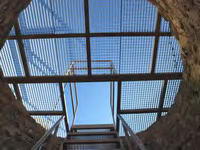 Suelo met&aacute;lico de la zona alta de la torre