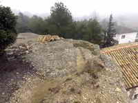 ENTALLAMIENTO EN LA ROCA DONDE ASENT&Oacute; LA MURALLA