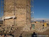 ACCESO A C�MARA INTRAMURO DEL RETRETE. PUERTA A DERECHA. CAIDO MURO DE CIERRE HACIA LA IZQUIERDA.