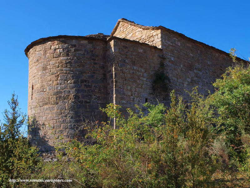 PORTADA A LOS PIES DEL MURO SUR