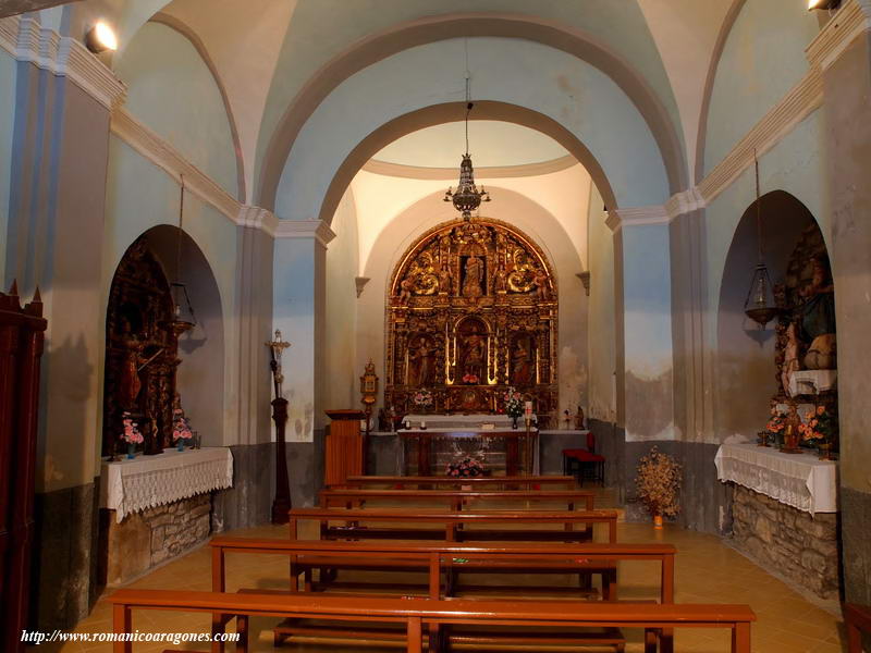 INTERIOR DEL TEMPLO HACIA LA CABECERA