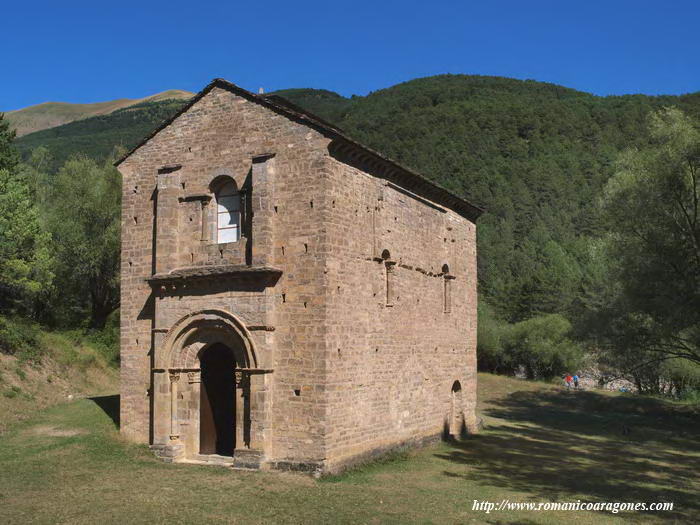 VISTA SUROESTE DEL TEMPLO EN LA PRIMAVERA DE 2004