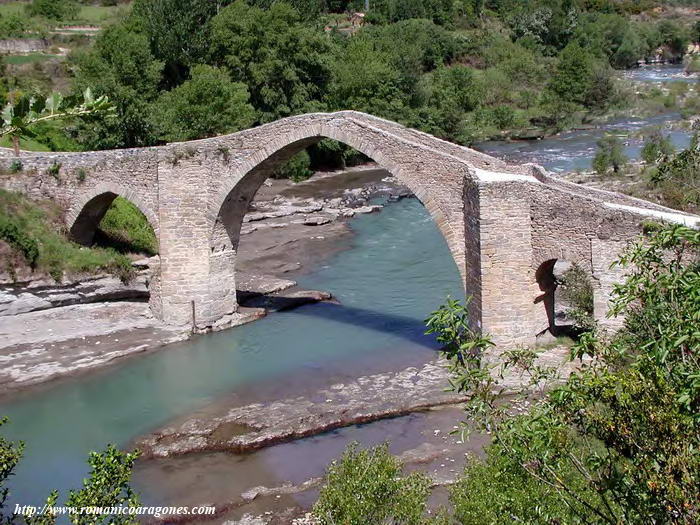 PUENTE MEDIEVAL DE BESIANS