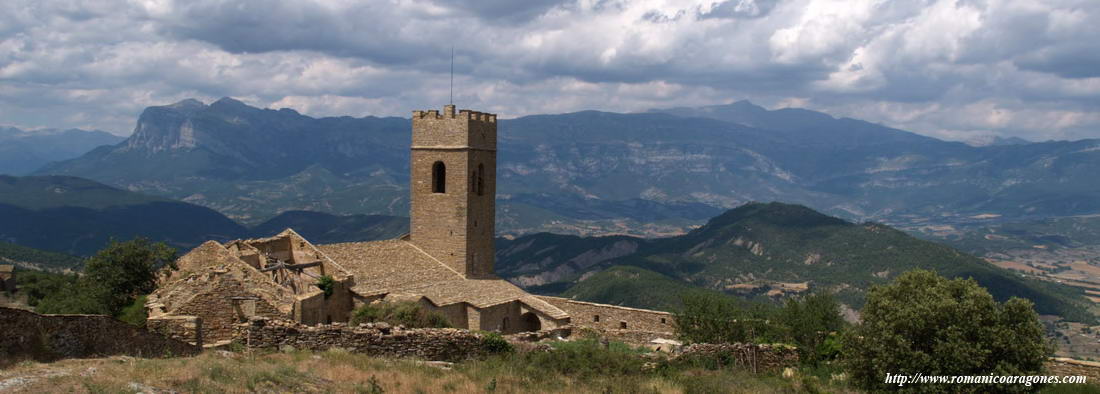 VISTA GENERAL CON LA PEÑA MONTAÑESA AL FONDO