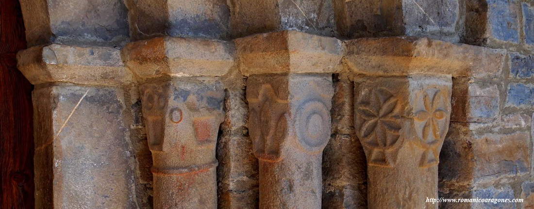 DETALLE DE LOS CAPITELES DEL LADO ESTE