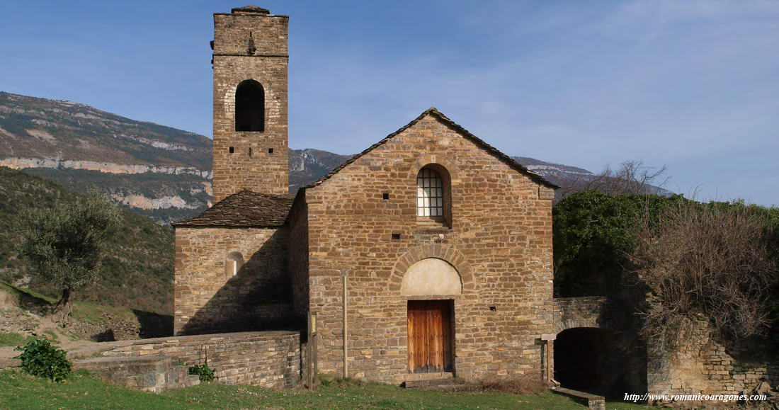 VISTA OESTE DEL TEMPLO Y ESTRUCTURAS ANEJAS
