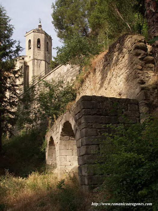 ARCOSOLIOS EN LA SUBIDA A LA PEÑA