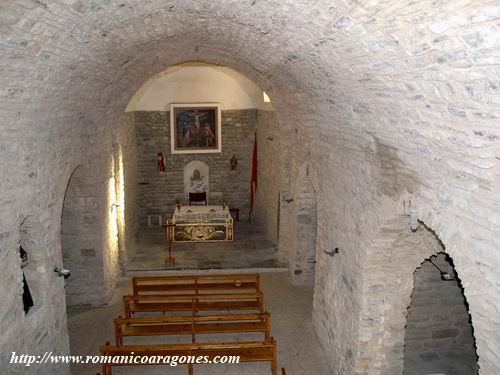 INTERIOR DEL TEMPLO HACIA LA CABECERA