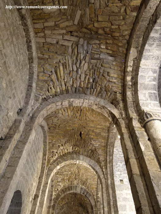DETALLE BÓVEDA DE ARISTA EN LA NAVE LATERAL NORTE
