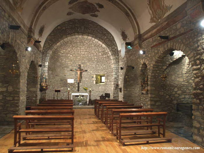 INTERIOR HACIA LA CABECERA