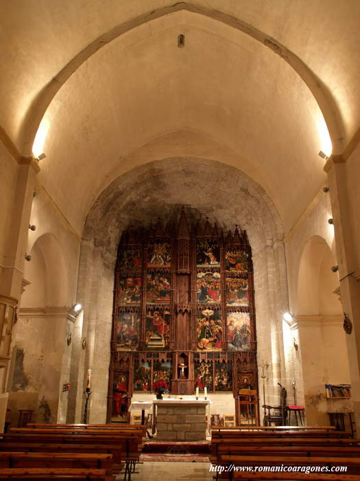 INTERIOR DEL TEMPLO HACIA LA CABECERA
