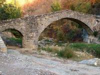 PUENTE MEDIEVAL DE ACCESO AL PUEBLO