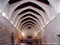 NAVE Y B�VEDAS HACIA LOS PIES DEL TEMPLO