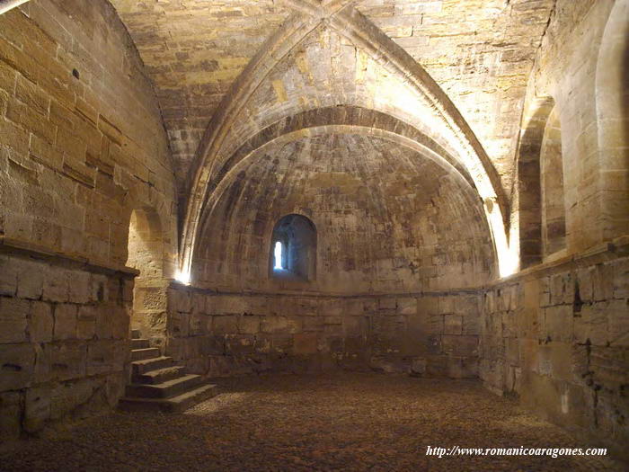SALA DE LA CAMPANA: CABECERA OESTE