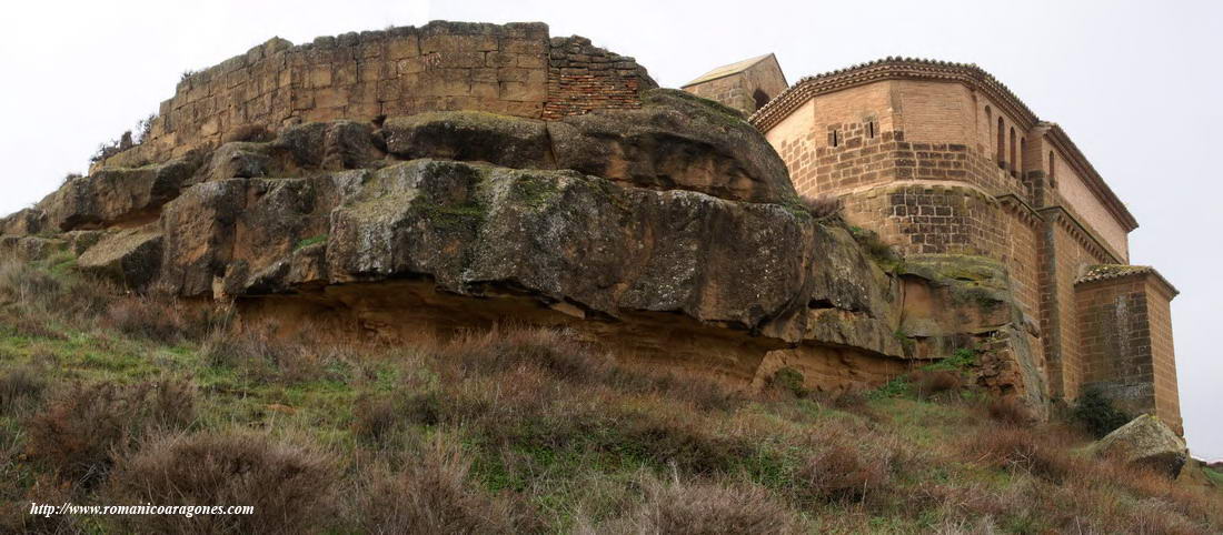 VISTA NORESTE DEL RECINTO FORTIFICADO. aRRANQUE DE MURO DE SILLARES DEL XII