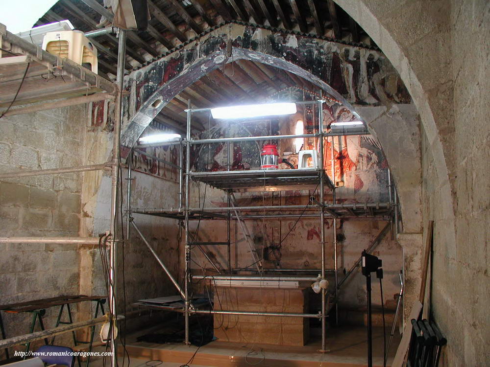 TEMPLO EN RESTAURACION. 21 DE MARZO DE 2003