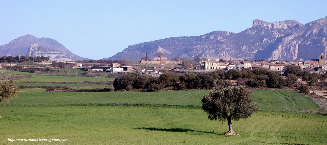 VISTA GENERAL DE BARLUENGA. CON LA SIERRA DE GUARA AL FONDO