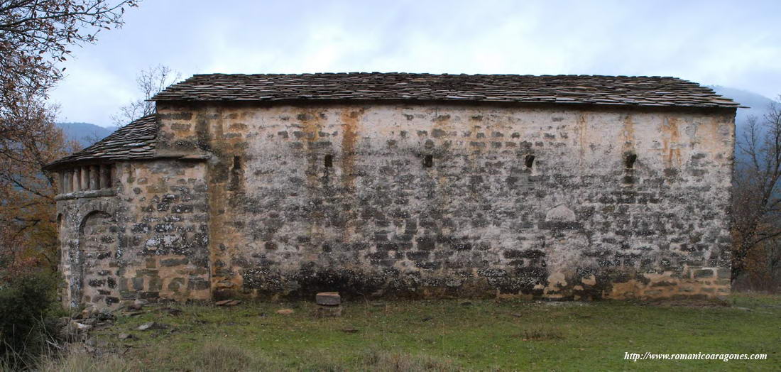 MURO NORTE, CON PUERTA ADINTELADA CEGADA