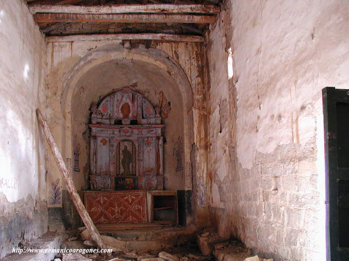 INTERIOR DEL TEMPLO HACIA LA CABECERA