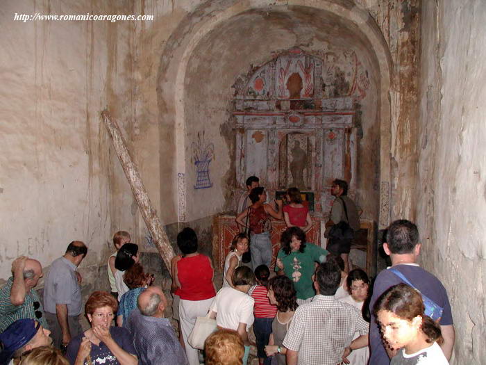 INTERIOR DEL TEMPLO CON