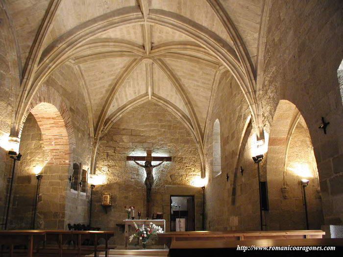 INTERIOR DEL TEMPLO HACIA LA CABECERA