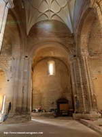 NAVE CENTRAL Y SUR, HACIA LOS PIES DEL TEMPLO