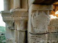 CAPITELES PORTADA OESTE