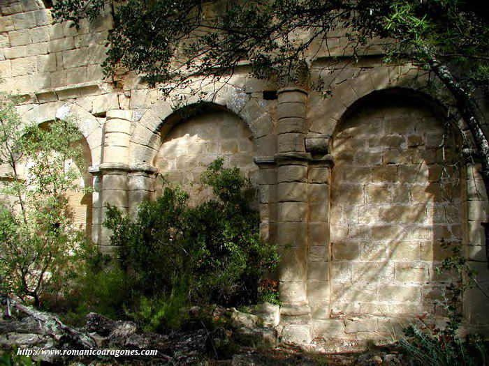 INTERIOR DEL MURO NORTE DEL TEMPLO