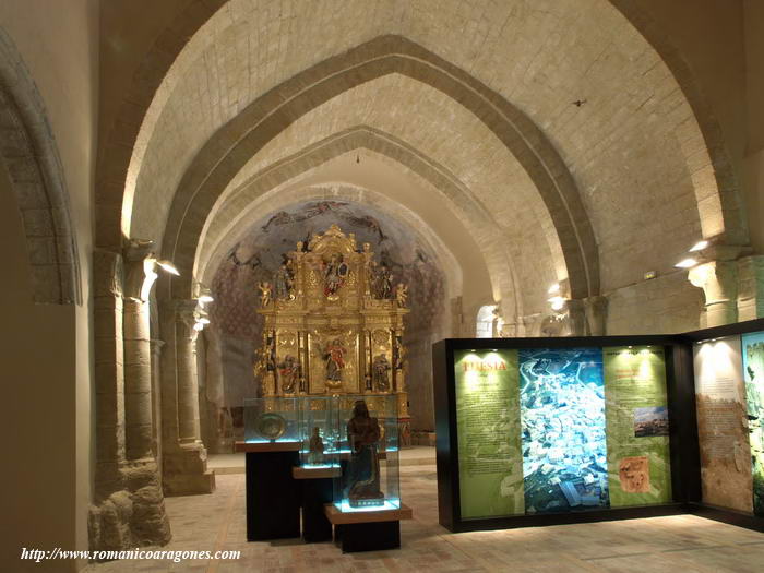 INTERIOR DEL TEMPLO HACIA LA CABECERA
