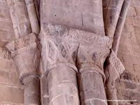 CAPITELES DEL ARCO DE SEPARACIN ENTRE LOS DOS TRAMOS DE LA NAVE