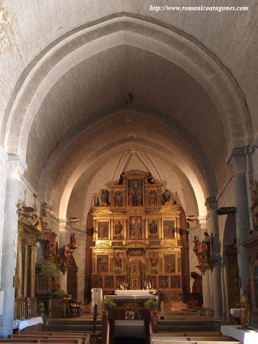 INTERIOR DEL TEMPLO HACIA LA CABECERA