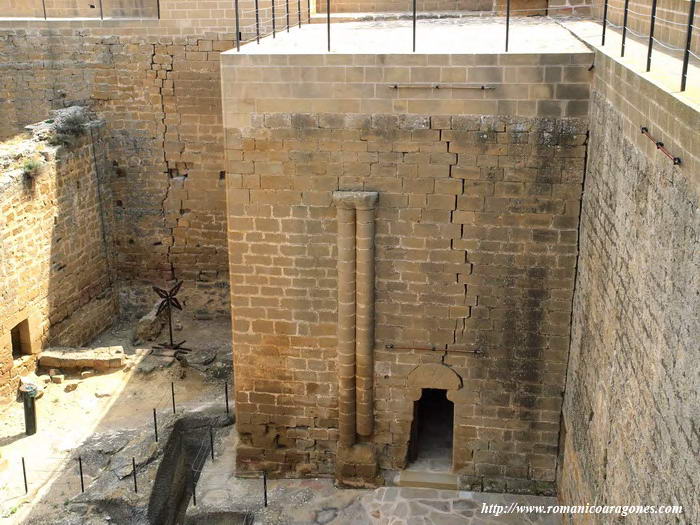 LA CAPILLA DESDE EL OESTE