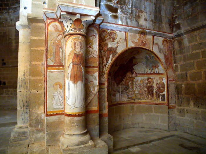 ABSIDIOLO EN BRAZO SUR CON DECORACI�N PICT�RICA